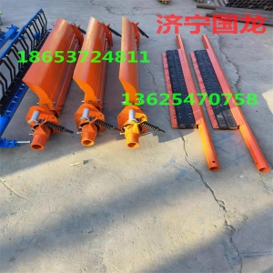 双螺旋震动托辊式清扫器 济宁向上金品清扫器
